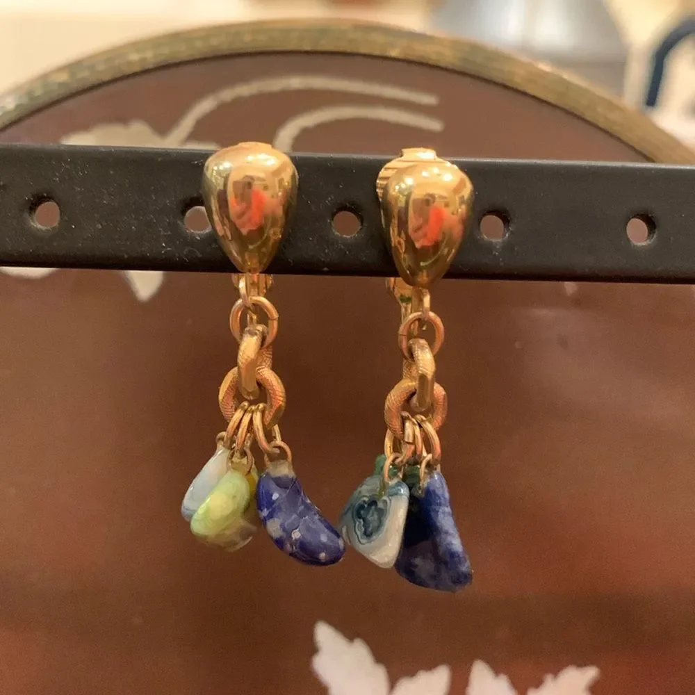 Dangling stone charm clip earrings